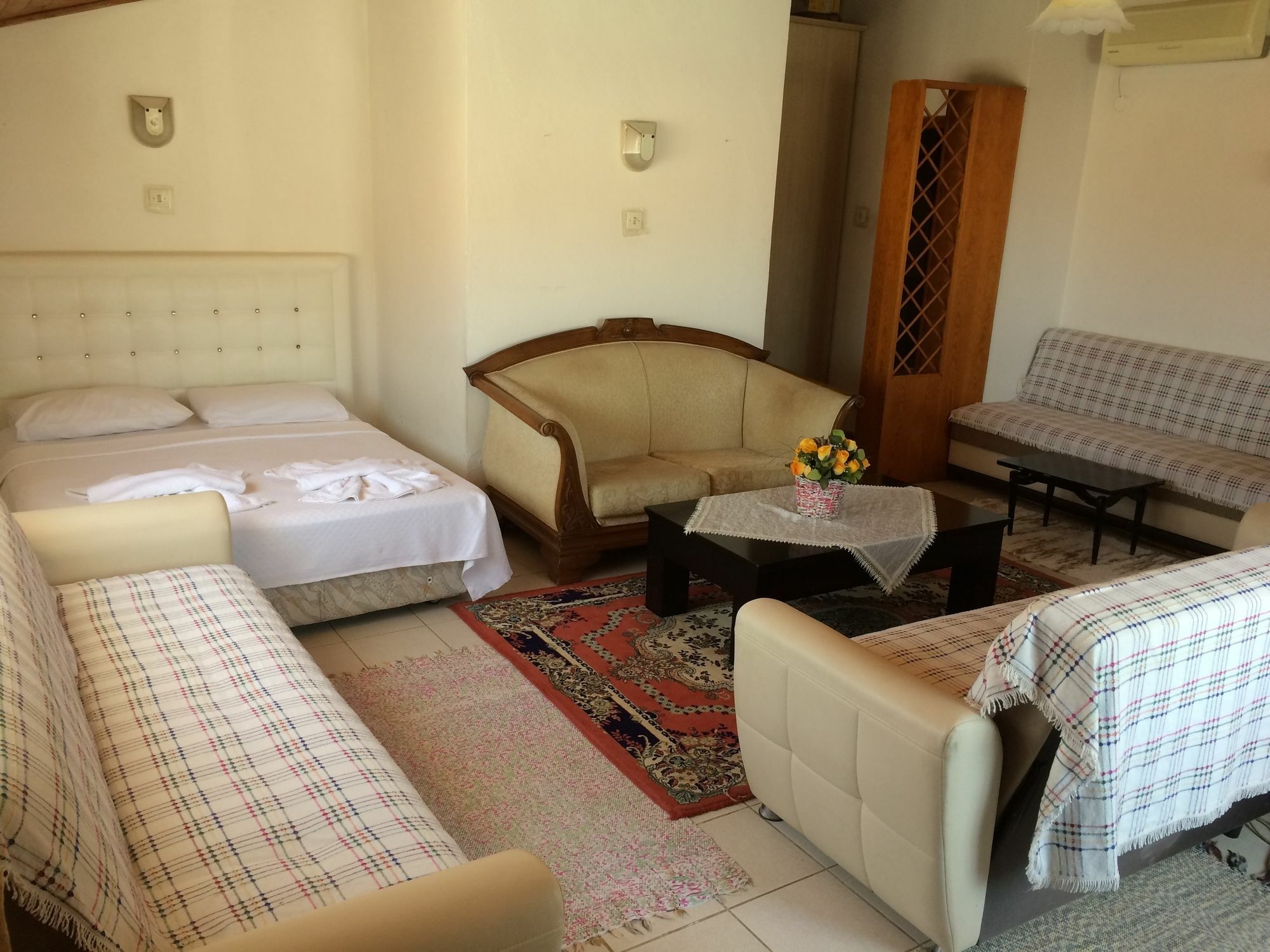 Parmis Rooms Çeşme 外观 照片